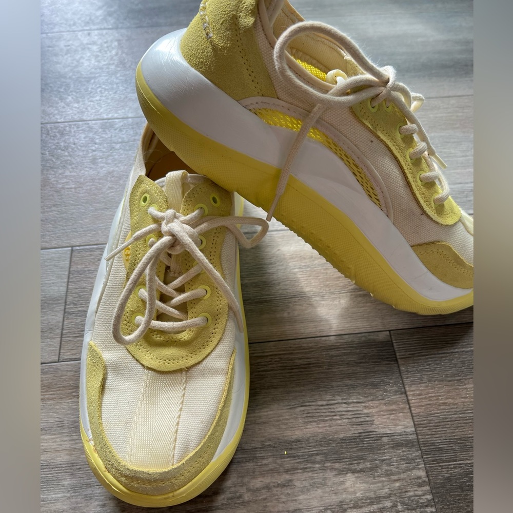 UGG Yellow colored Platform Sneakers-‎ 9